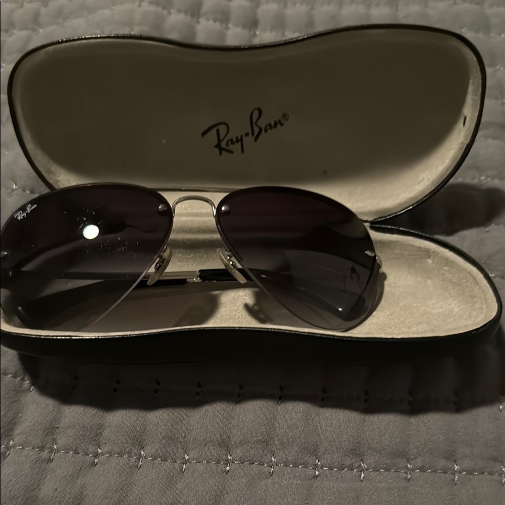 Ray-Ban Black Classic Sunglasses